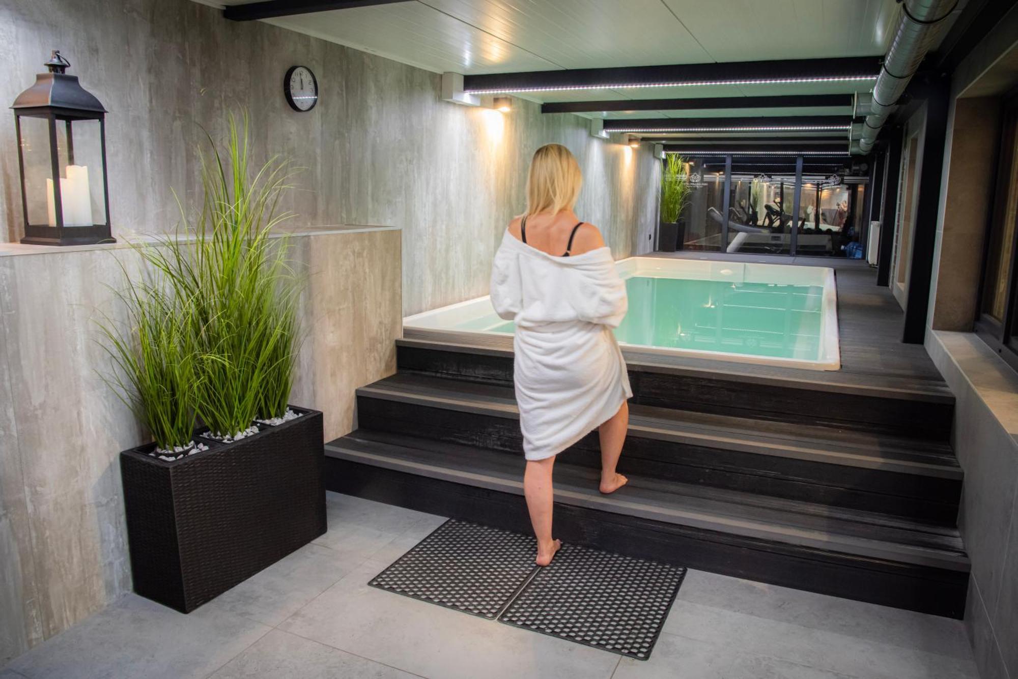 Hotel Polonia Park Medical Center & Spa ブスコ・ズドロイ エクステリア 写真